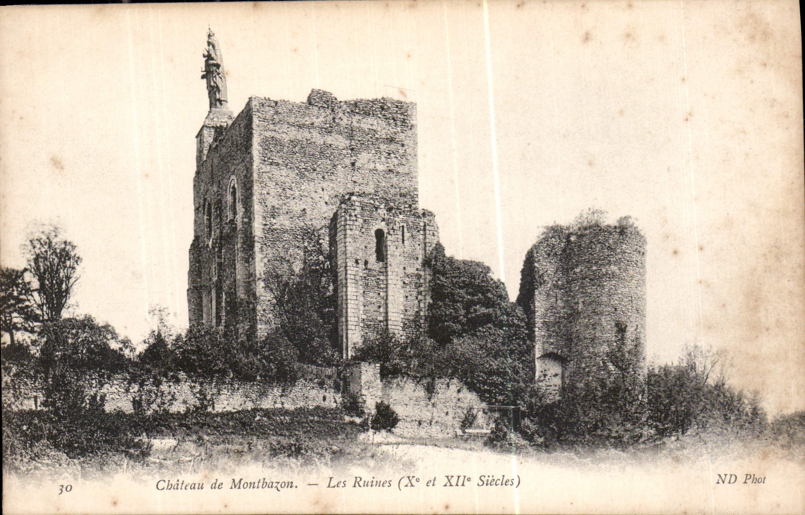 CPA Chateau de Montbazon les Ruines X et XII siecle 