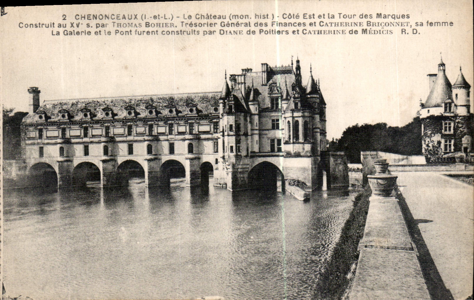 CPA Chenonceaux I et L le Chateau mon hist Cote Est et la Tour des Marques construit au XV S par Tho