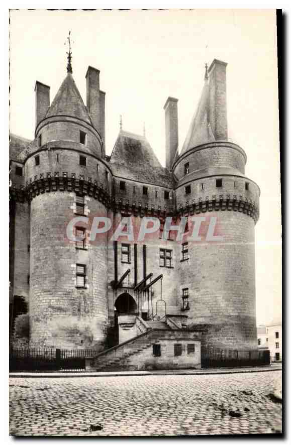 CPA Chateau de Langeais I et L l'entree a Pont Levis 