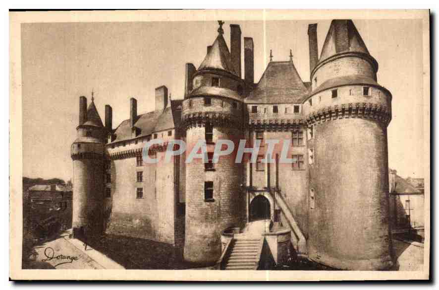 CPA Langeais I et L le Chateau Monument historique XV S ou fut celebre en 1491 le mariage du roi Cha