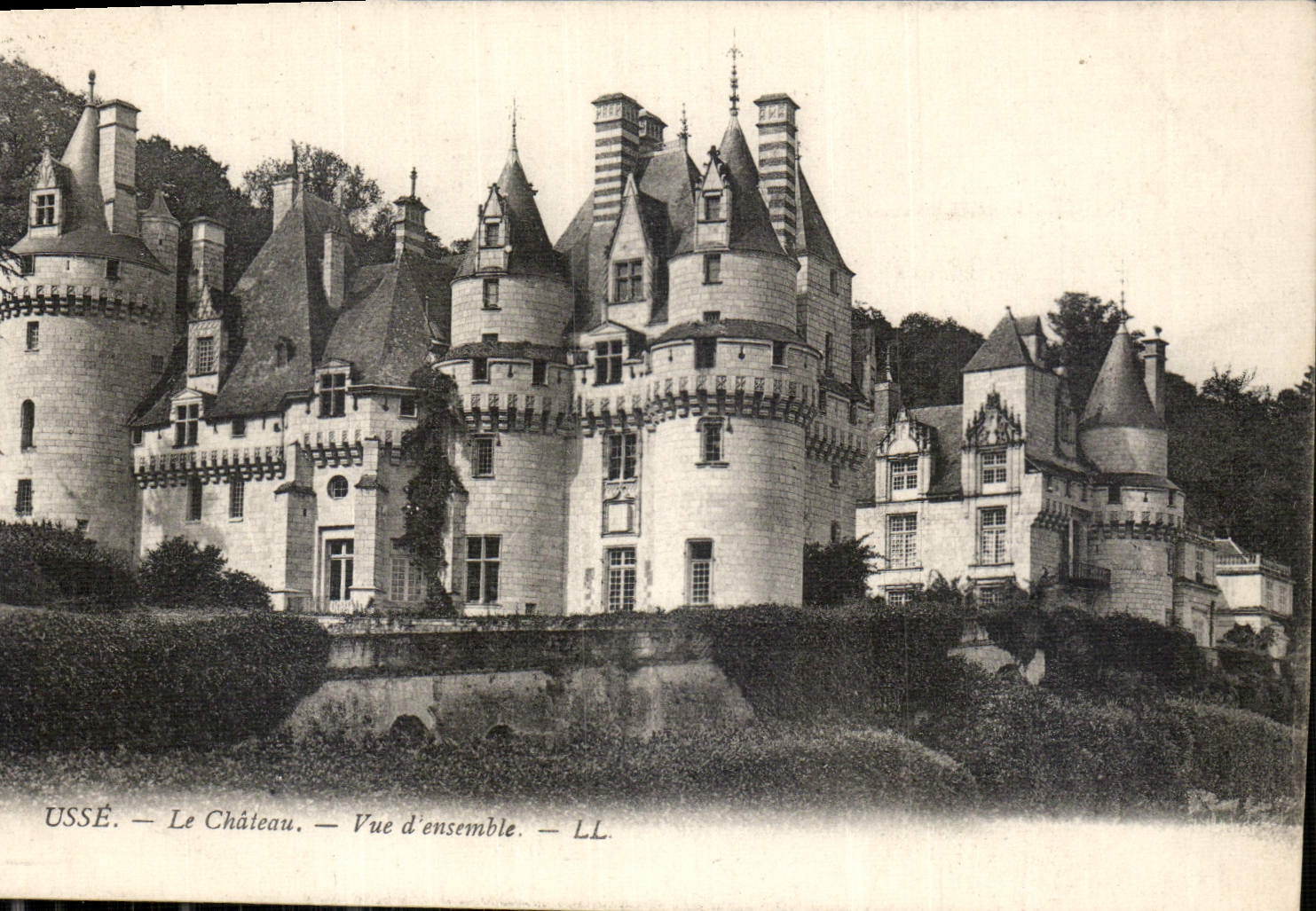 CPA Usse le Chateau vue d'ensemble 
