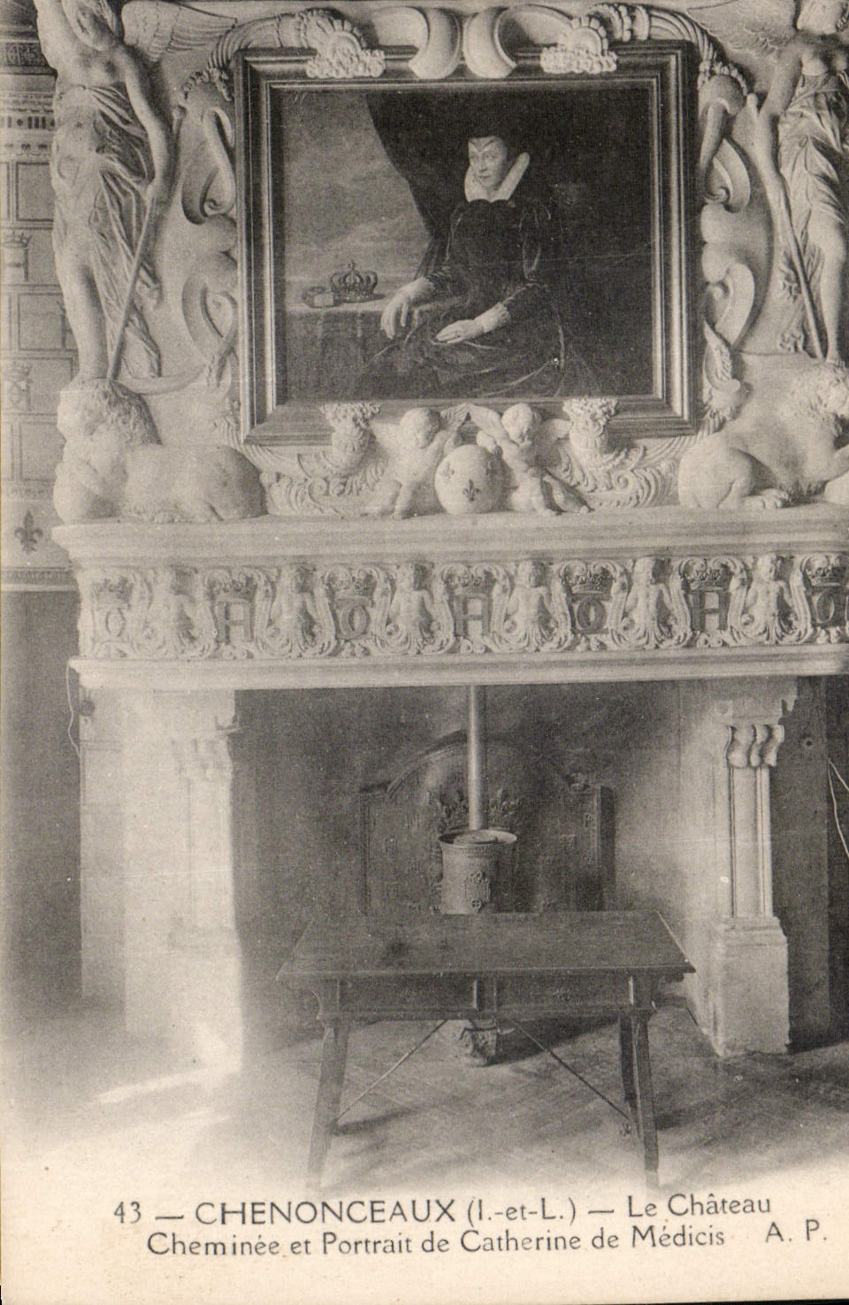 CPA Chenonceaux I et L le Chateau Cheminee et Portrait de Catherine de Medicis 