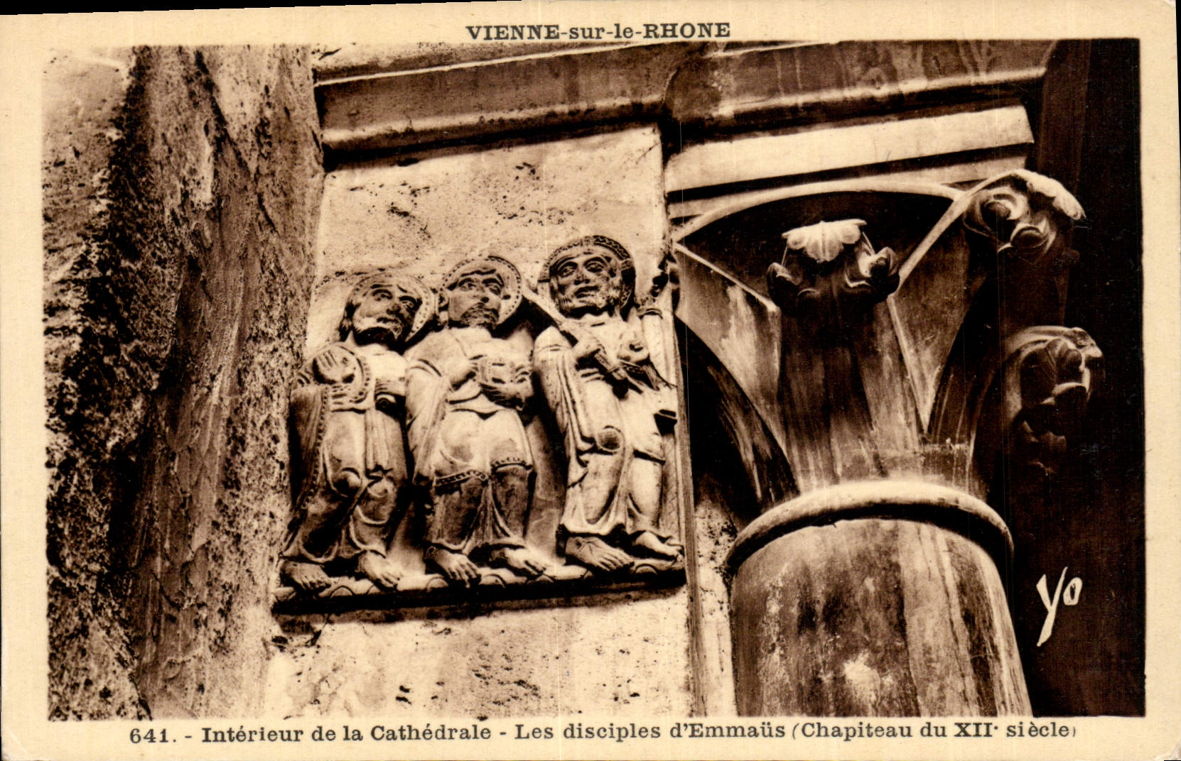 Vienne-sur-le-Rhône — Intérieur de la Cathédrale — Les disciples d'Emmaüs (Chapiteau du XIIe siècle)
