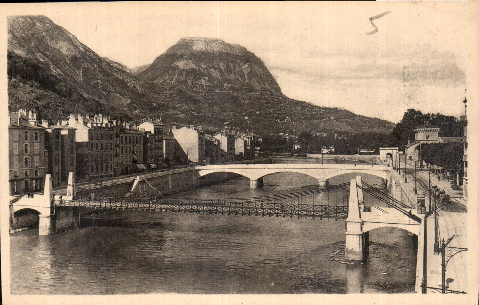 Grenoble — vue de la rivière et des ponts — éditeur Lévy et Neurain, Grenoble