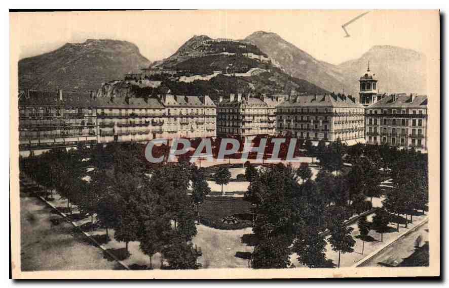 CPA Grenoble la Place Victor Hugo et les Forts 