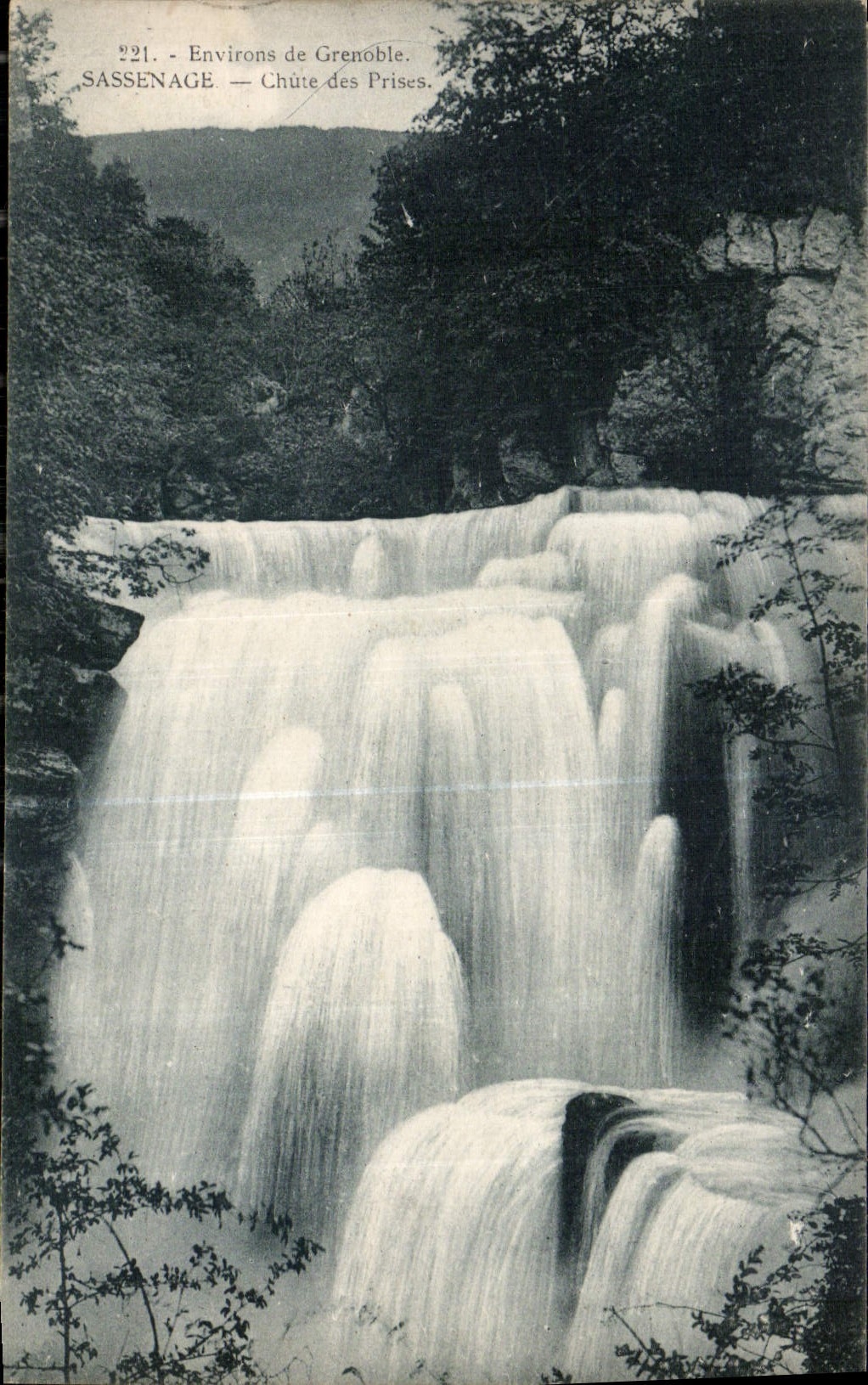 CPA Environs de Grenoble Sassenage Chute des Prises 