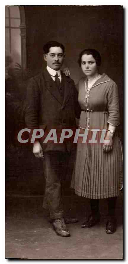 CARTE PHOTO Femme Laon Aisne