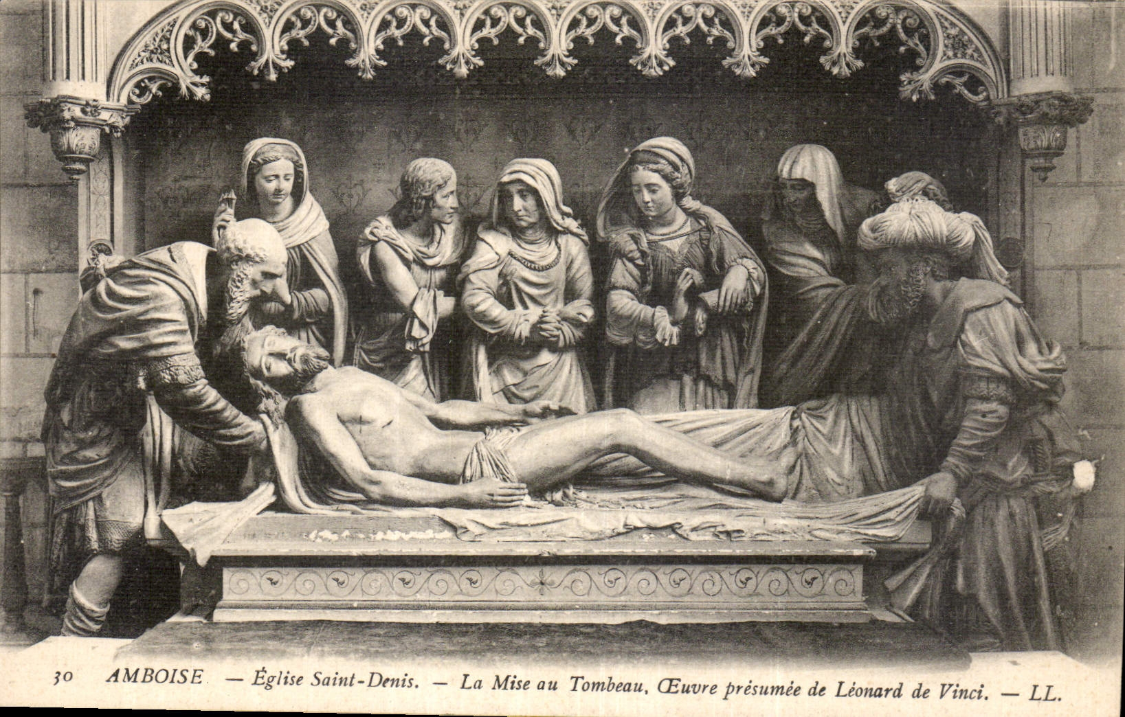 CPA Amboise Eglise Saint Denis La Mise au Tombeau Oeuvre presumee de Leonard de Vinci 