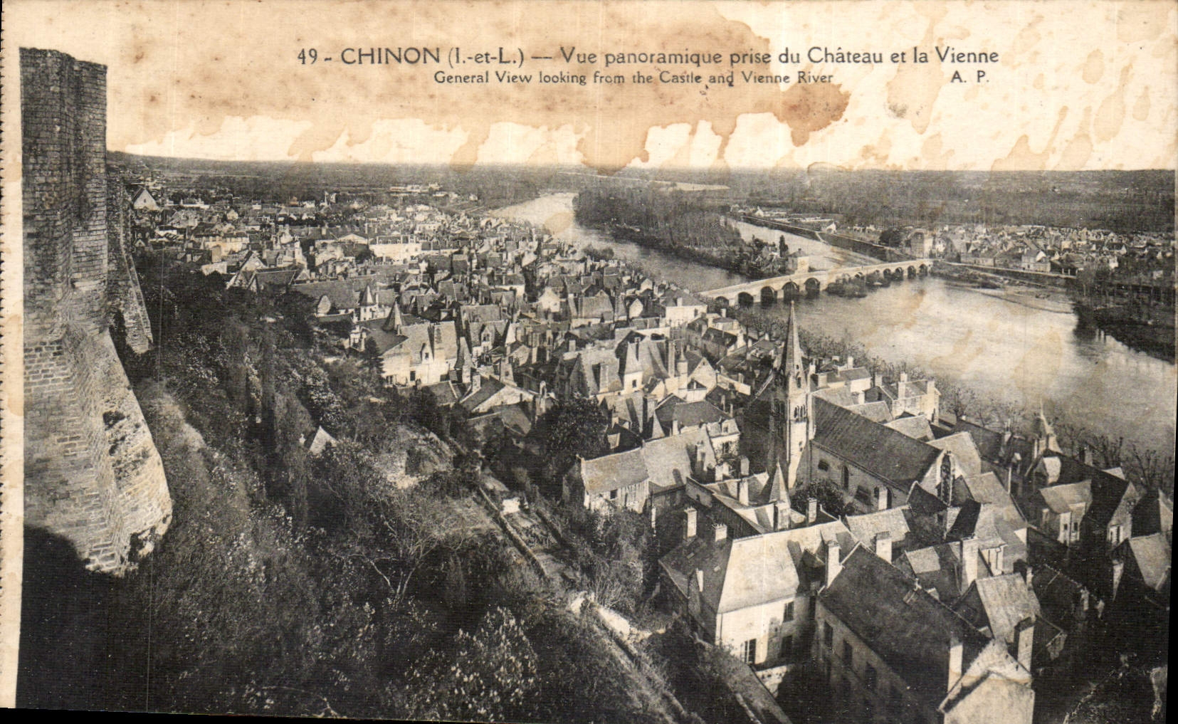 Chinon (Indre-et-Loire) — Vue panoramique prise du Château et la Vienne — A. P.