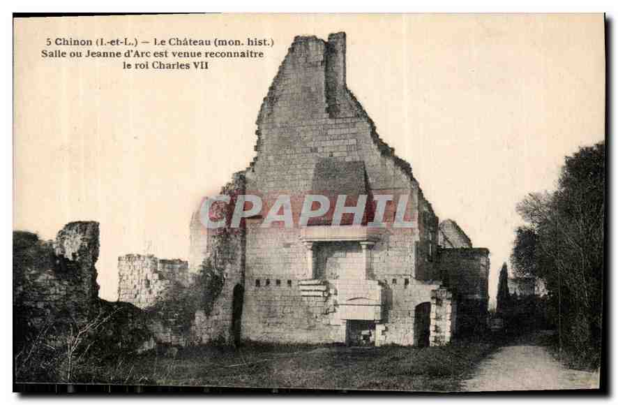 CPA Chinon I et L Le Chateau Mon hist Salle ou Jeanne D'Arc est venue reconnaitre le roi Charles VII