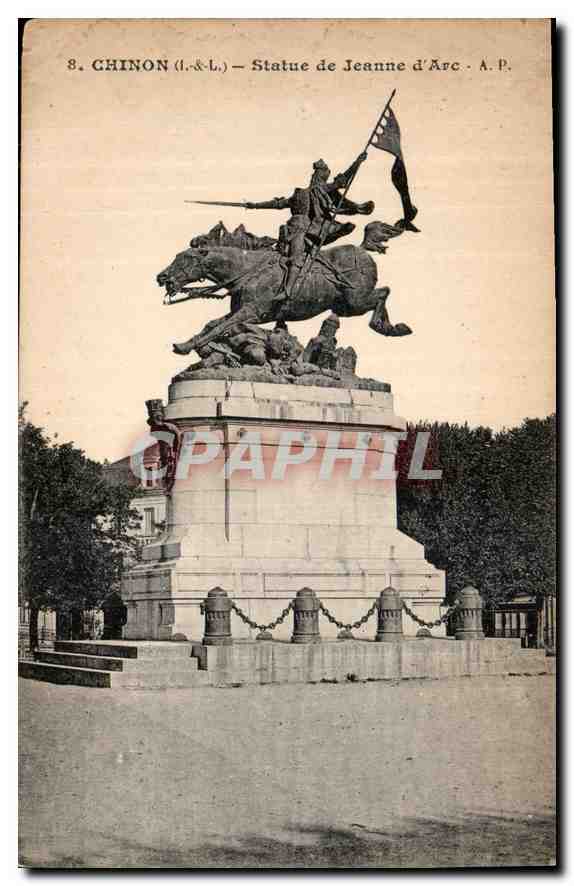CPA Chinon I & L Statue de Jeanne D'Arc 