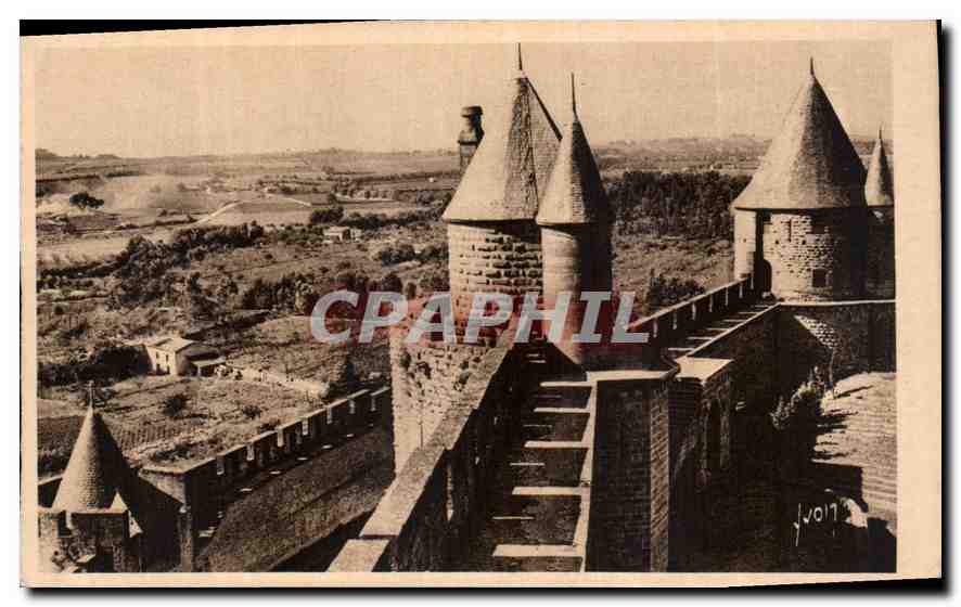 CPA Carcassonne Aude La Cite La Tour de Moulin dominant le Theatre 