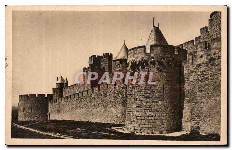 CPA La Douce France Carcassonne La Cite La Tour carree et les Hautes Lices 