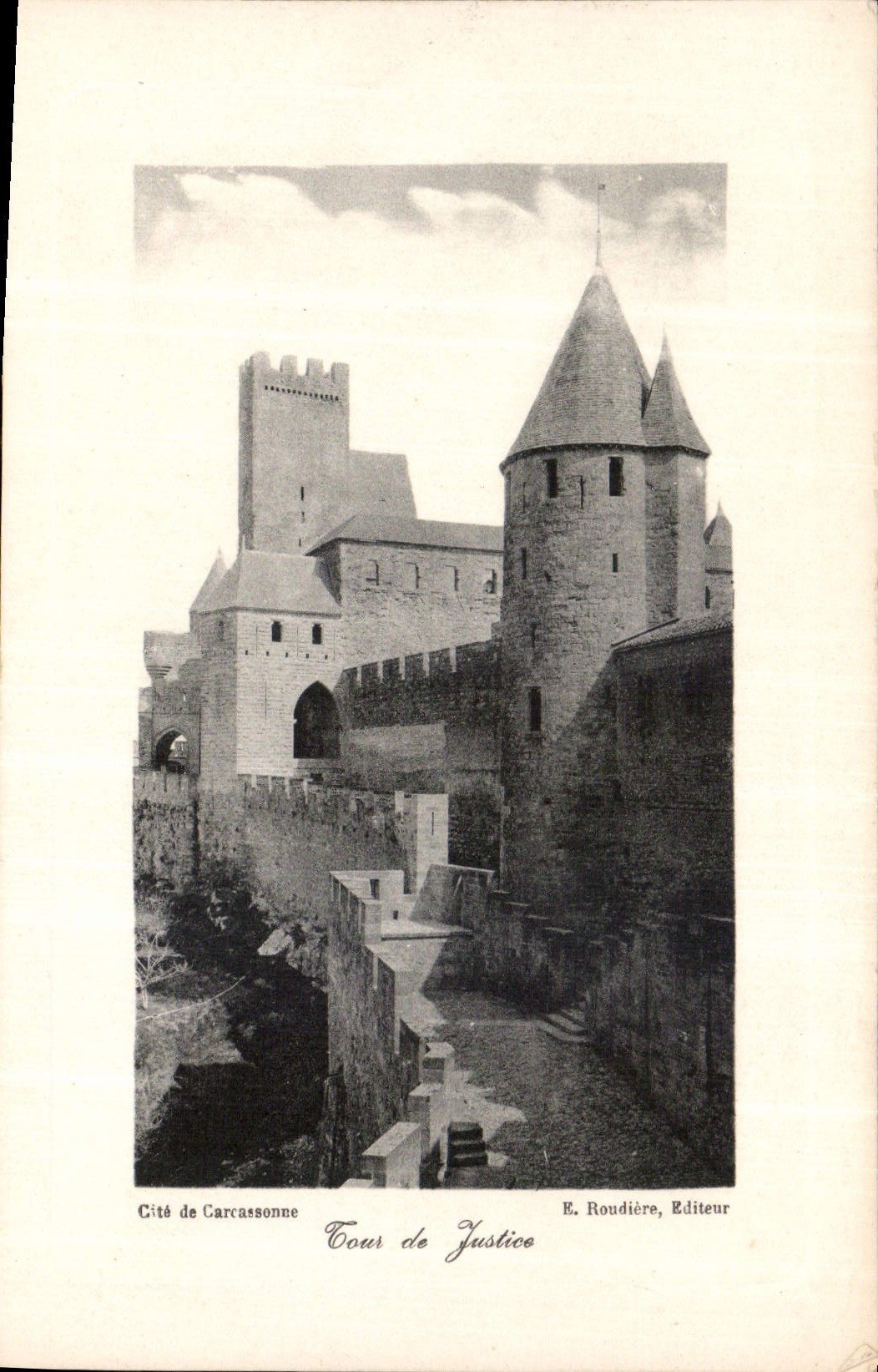 Cité de Carcassonne — Tour de Justice — E. Roudière, Editeur