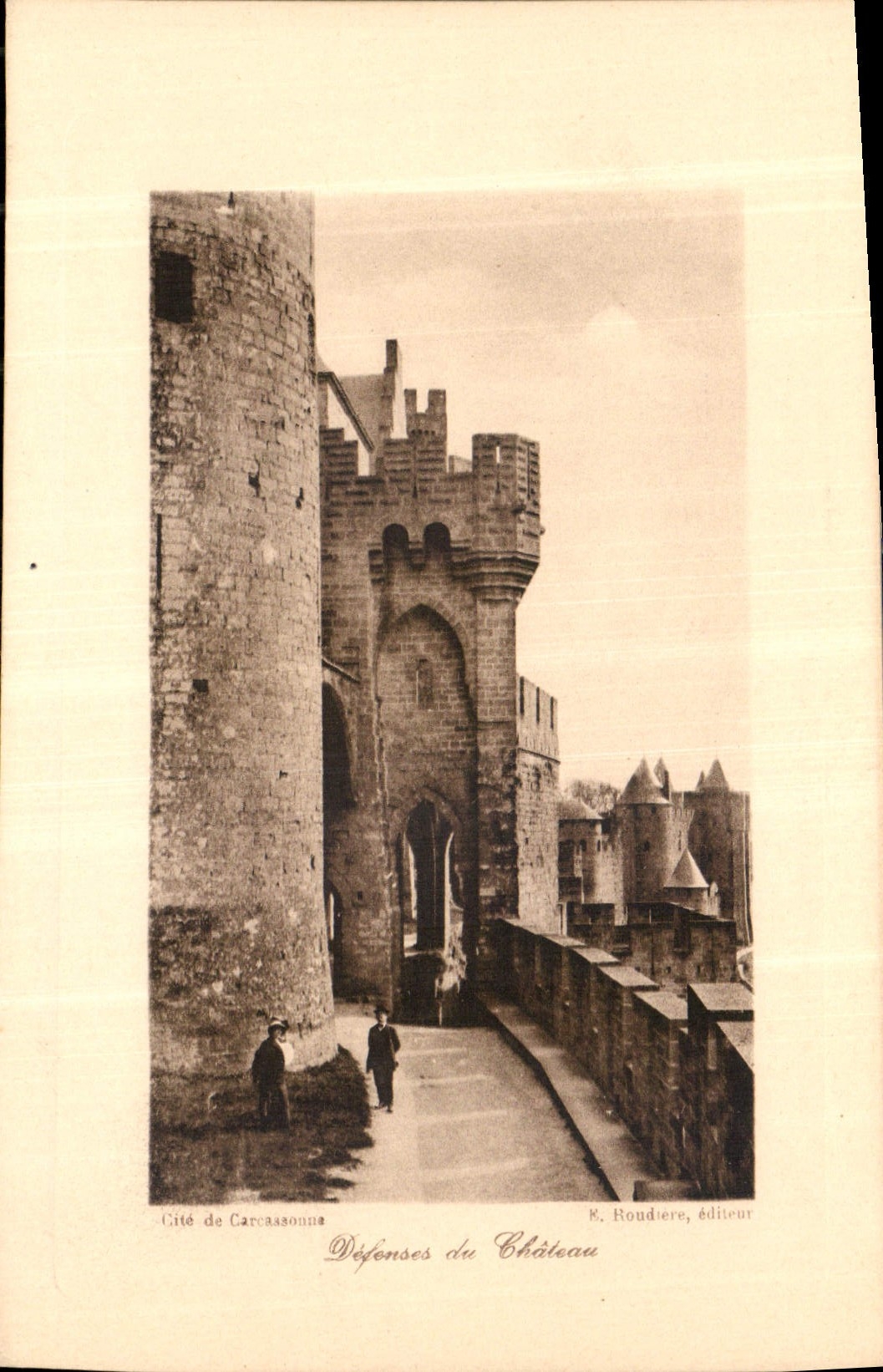 CPA Cite de Carcassonne Defenses du Chateau 