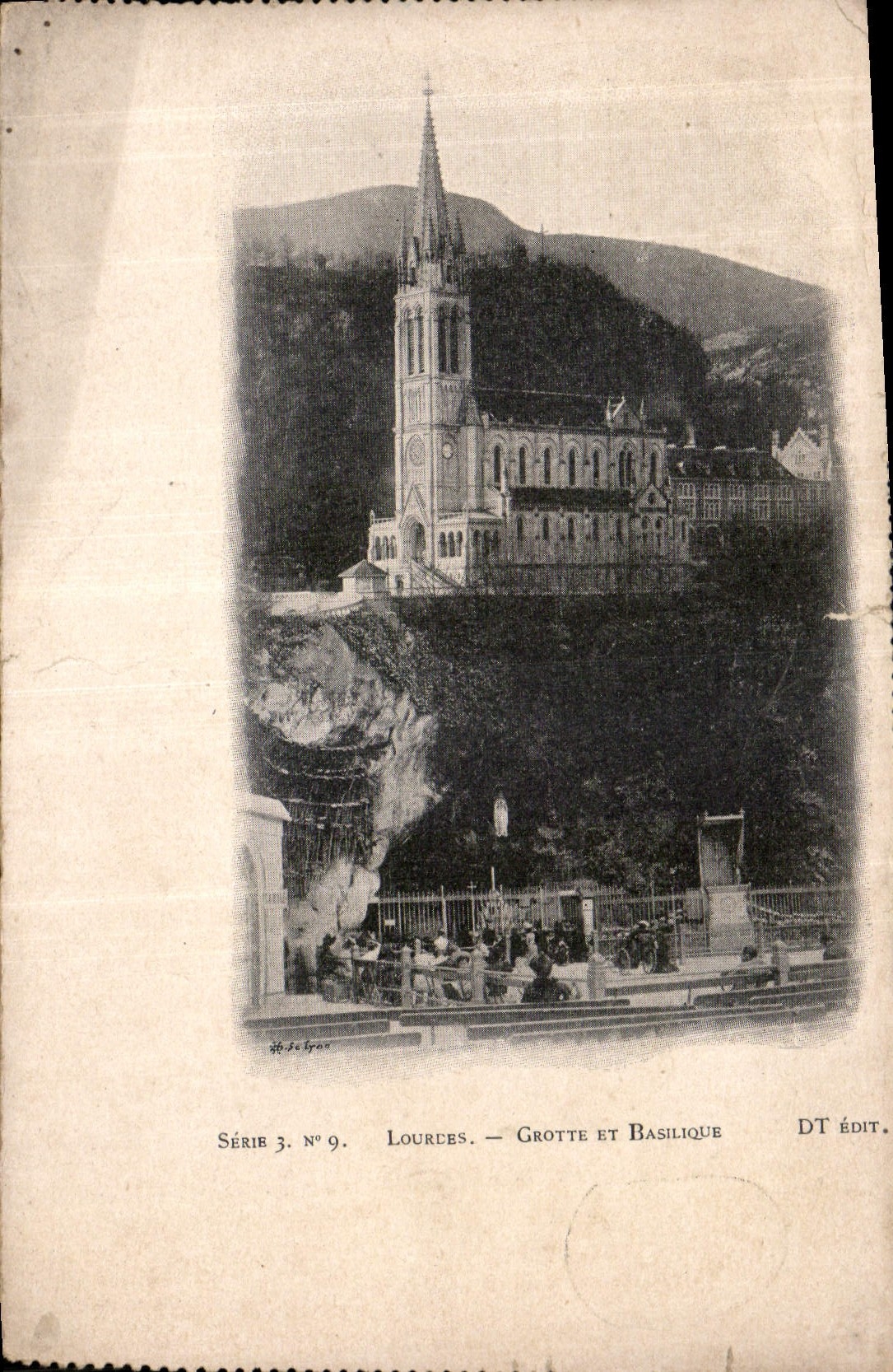 CPA Lourdes Grotte et Basilique Mona Lisa Joconde De Vinci