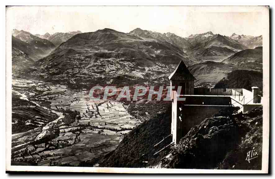 CPA Teleferique du Pibeste 1400 m La Gare superieure La Vallee d'Argeles la Vallee d'Arrens et la Ch