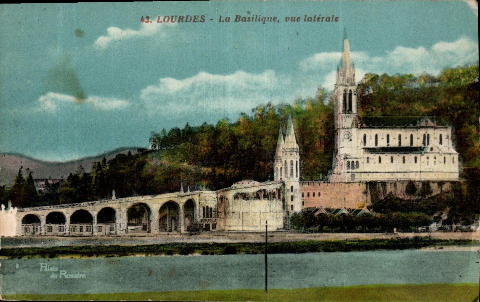 CPA Lourdes La Basilique vue laterale 
