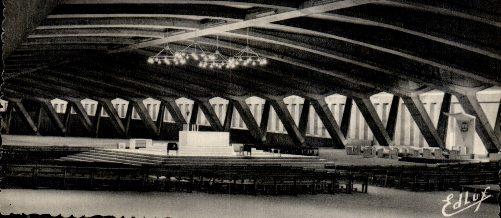 CPA Lourdes La Basilique Souterraine St Pie X Consacree le 25 Mars 1958 