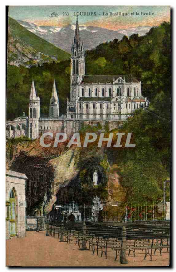 CPA Lourdes La Basilique et la Grotte 