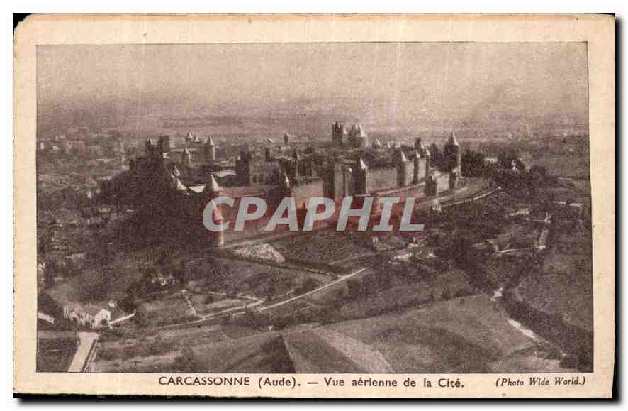 CPA Carcassonne aude Vue aerienne de la Cite 