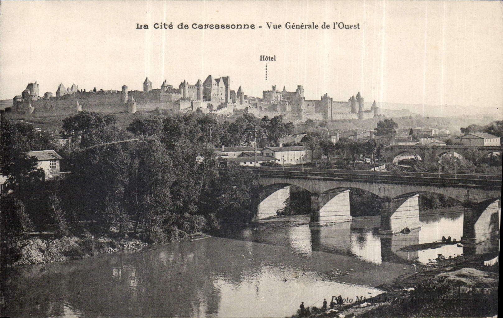 CPA La Cite de Carcassonne Vue generale de l'Ouest 