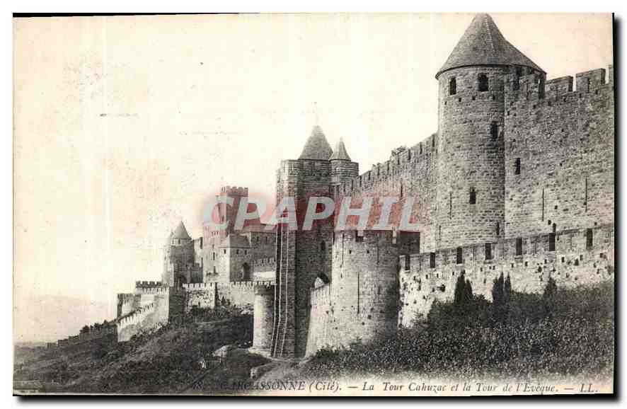CPA Carcassonne cite La Tour Cahuzac et la Tour de l'Eveque 