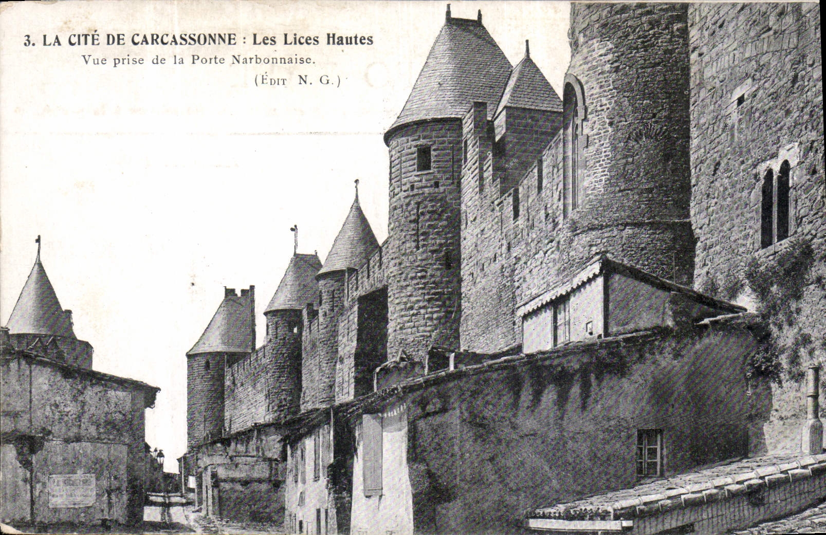Carcassonne : Les Lices Hautes — Vue prise de la Porte Narbonnaise — Édit N.G.