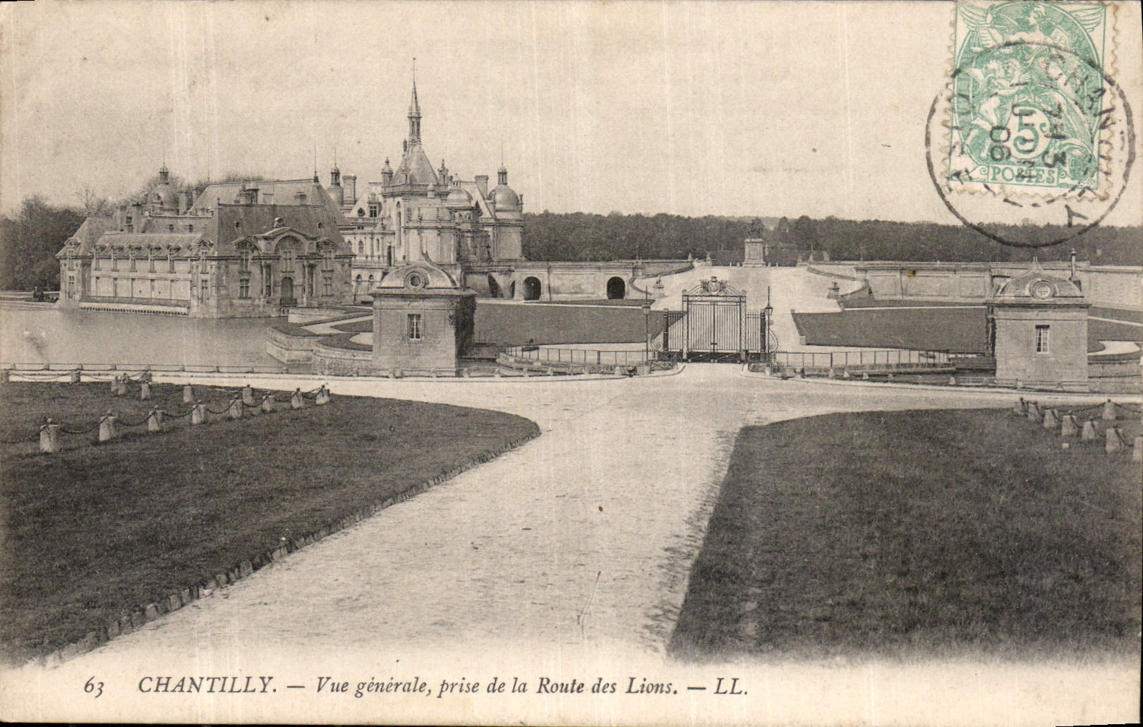 Chantilly — Vue générale, prise de la Route des Lions — LL.