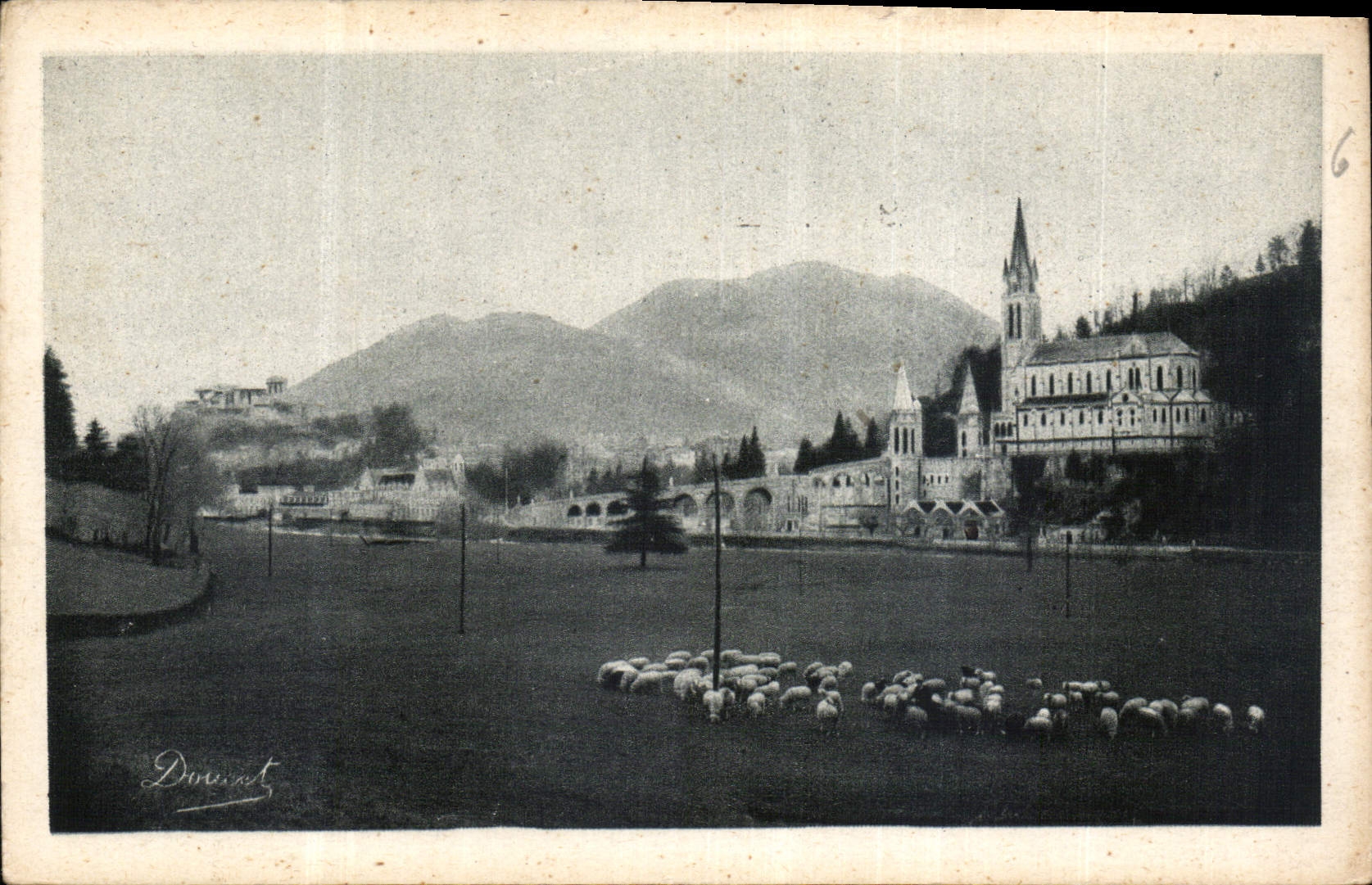 CPA Lourdes la Basilique et le Pic du Jer 
