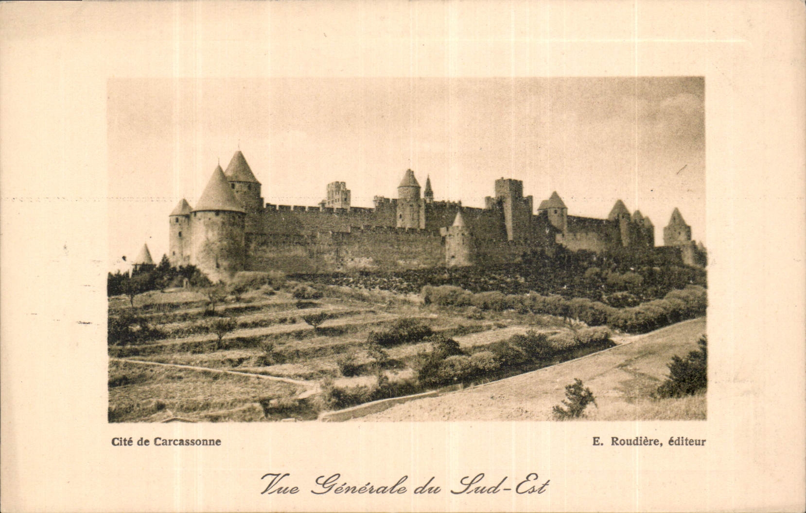 CPA Cite de Carcassonne vue generale du Sud Est 