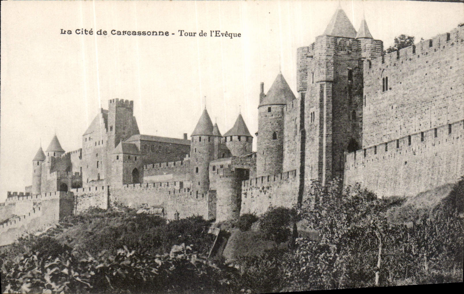 CPA La Cite de Carcassonne Tour de l'Eveque 