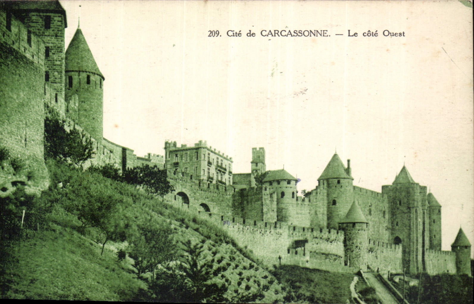 Cité de Carcassonne — Le côté Ouest — Édition de la Maison du Sire de Tercasson