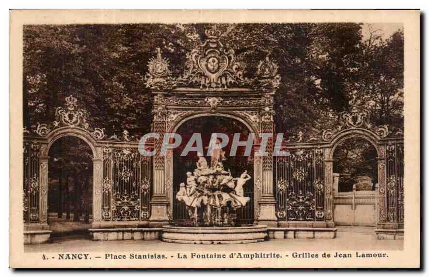 Nancy - Place Stanislas - La Fontaine d'Amphitrite - Grilles de Jean Lamour
