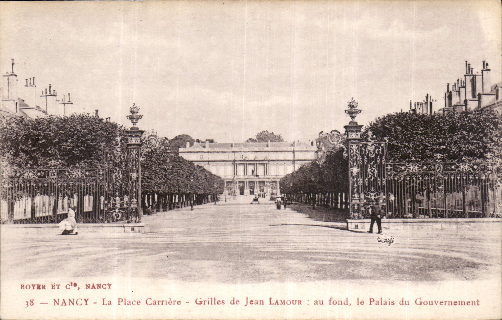 Nancy - Die Carrière-Platz - Gitter von Jean Lamour: im Hintergrund, das Palais des Regierung