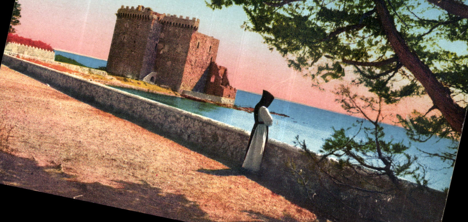 CPA Ile Saint Honorat Monastere fortifie en face de l'Immensite 