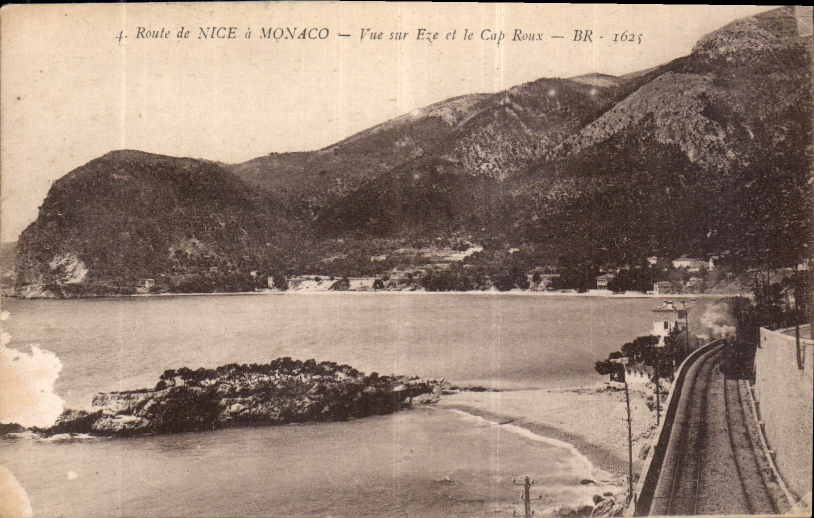 CPA Route de Nice a Monaco vue sur Eze et le Cap Roux 