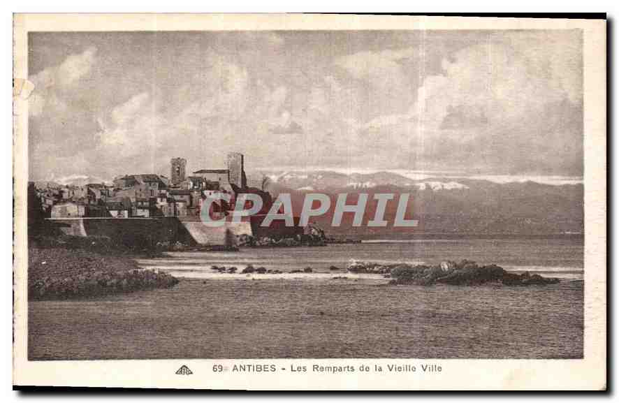 CPA Antibes Les Remparts de la Vieille Ville 