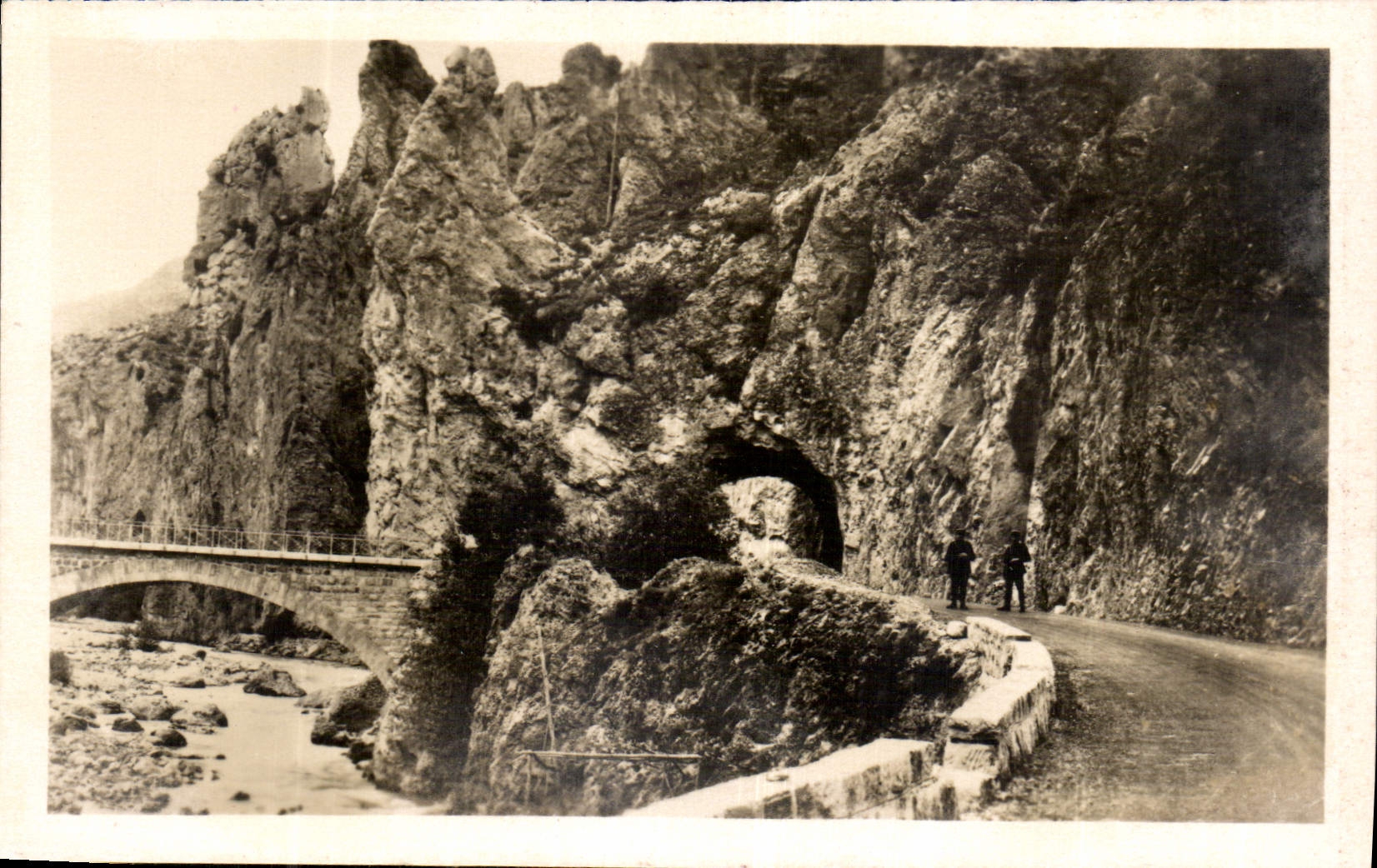 Pont de Sauze — les tunnels, route des Alpes — Éditions d'Art Olivier, à Beaulieu
