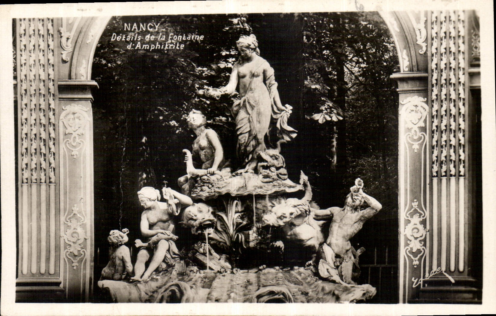 CPA Nancy Details de la Fontaine d'Amphitrite