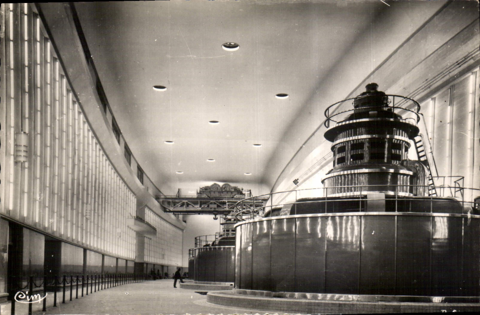 CPA Genissiat Ain Centrale Leon Perrier La grande Salle des Alternateurs 