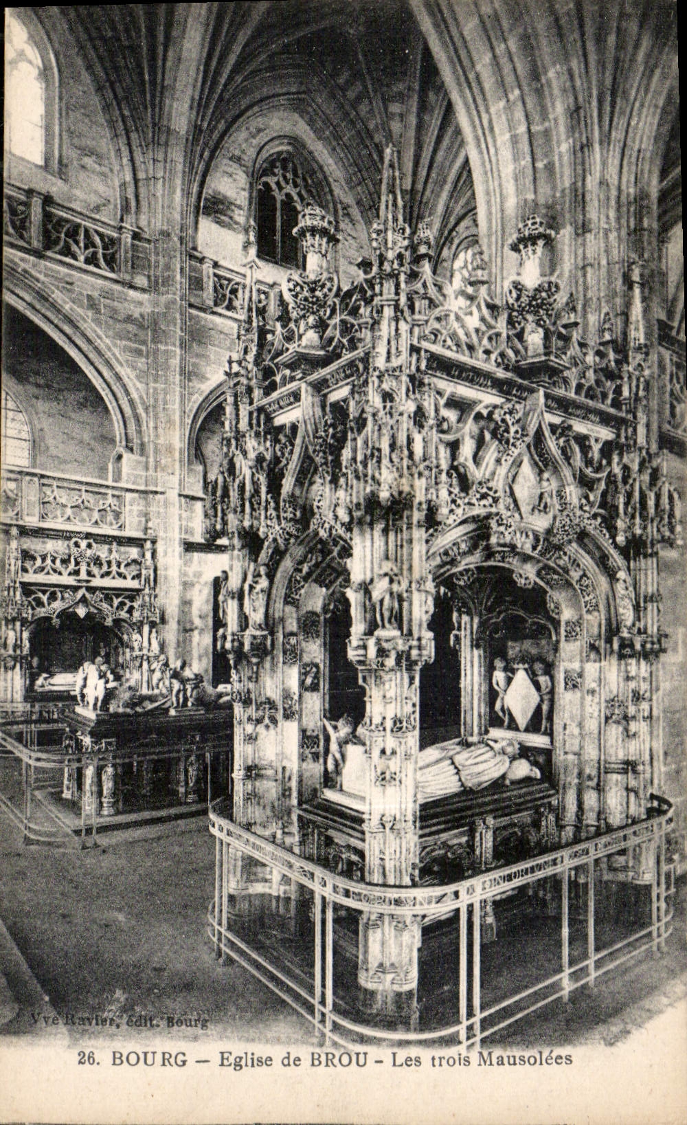 Bourg - Kirche von Brou - Die drei Mausoleen — Yve Ravier, Verlag Bourg, Nr. 26