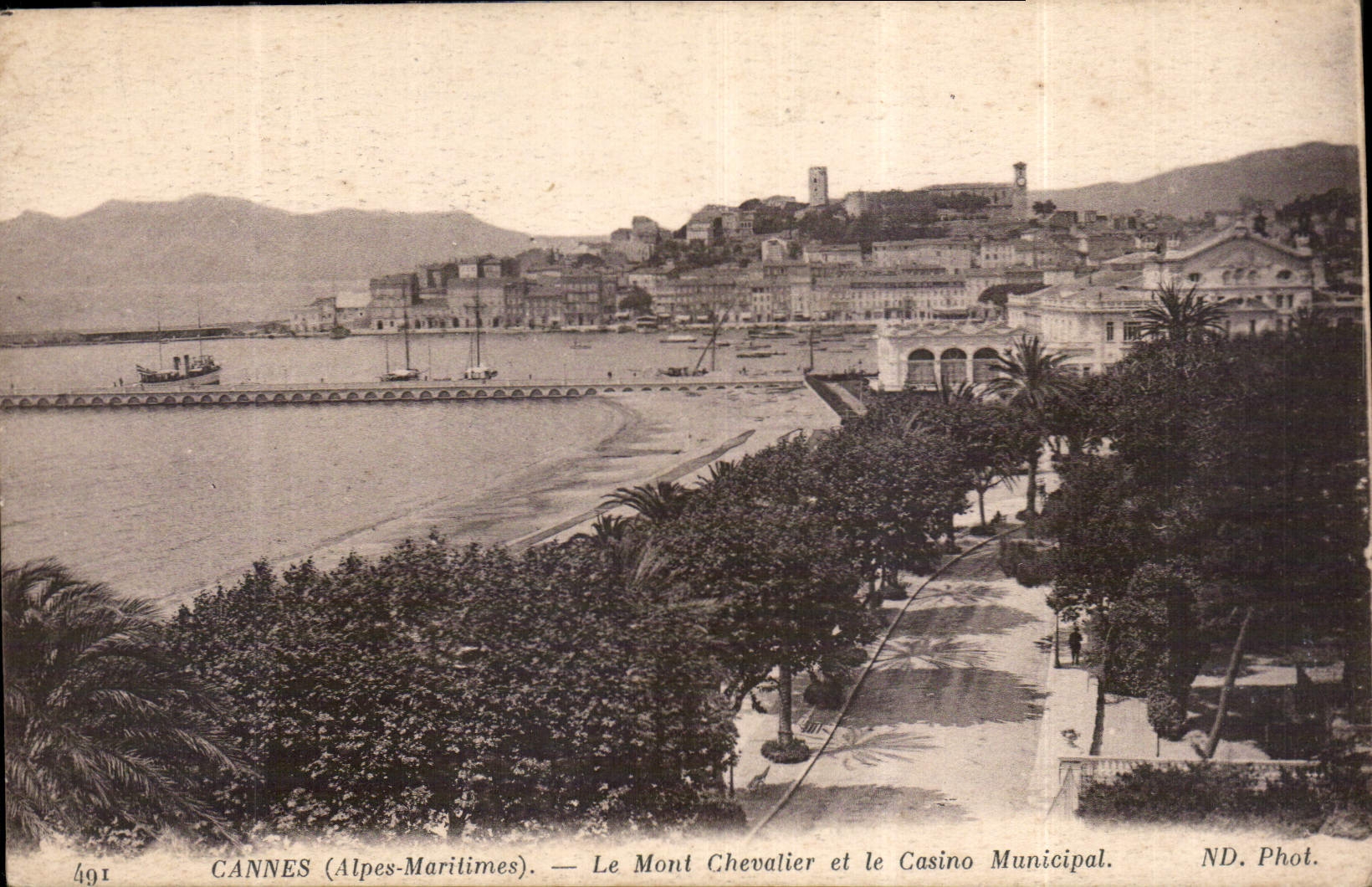 CPA Cannes Alpes Maritimes Le Mont Chevalier et le Casino Municipal 