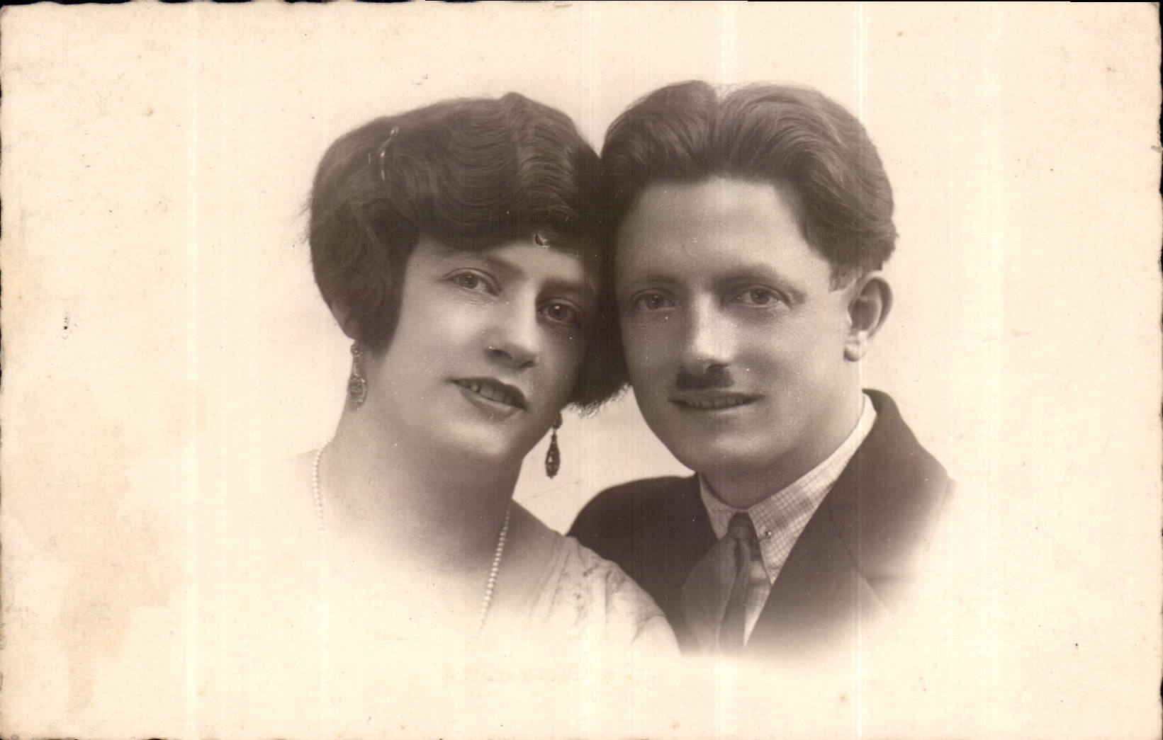 Porträt eines Paares — 1920er Jahre — unbekannter Verleger