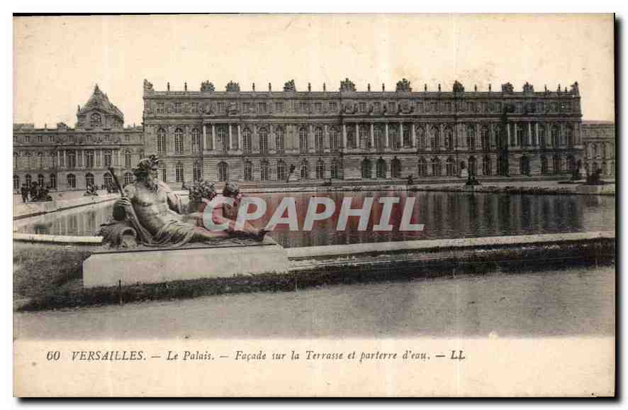 CPA Versailles le Palais Facade sur la Terrasse et Parterre d'eau 