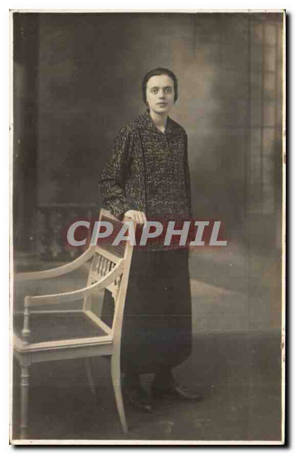 Jeune femme — portrait studio — Photo-Lépine, Saint-Quentin (Aisne)