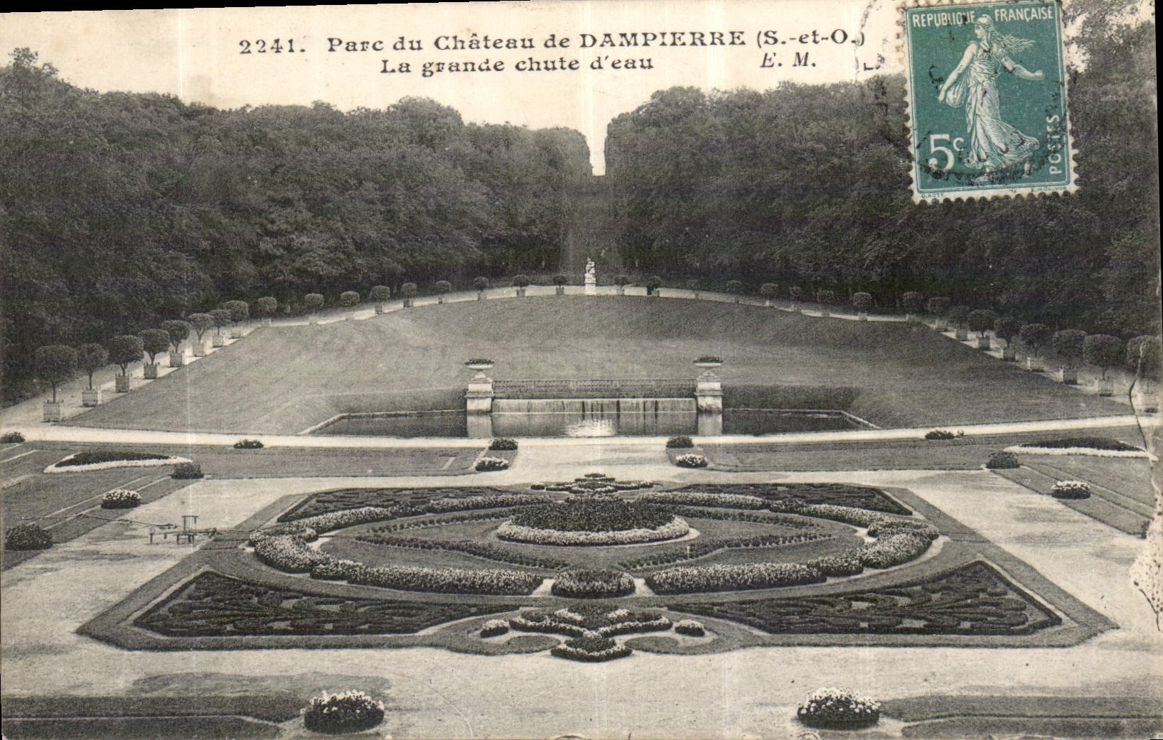 Park des Schlosses DAMPIERRE (S.-et-O.) — Der große Wasserfall — E. M. n°2241