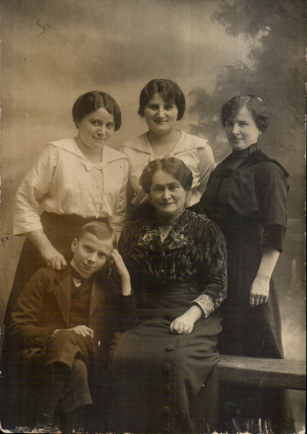 Portrait de famille — cinq personnes — CPAPHIL n°24993