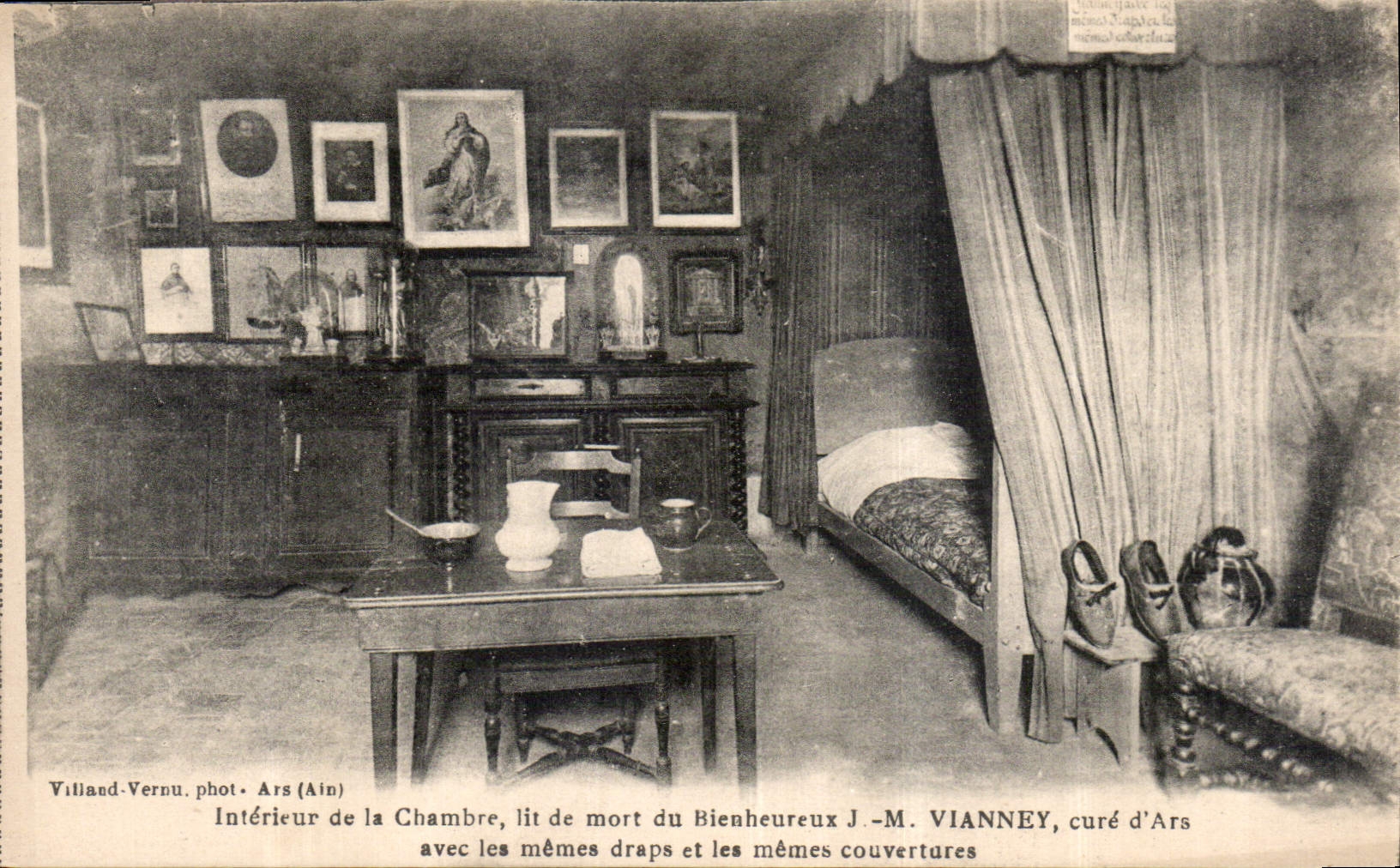 Intérieur de la Chambre, lit de mort du Bienheureux J.-M. VIANNEY, curé d'Ars — Villand-Vernu, phot. Ars (Ain)
