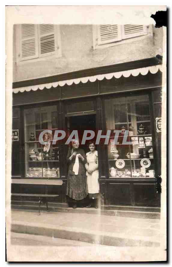 CARTE PHOTO Femme Magasin Faience